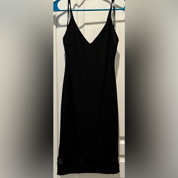 Alice + Olivia Air Sleeveless Cate Slip Dress in Black w Illusion Mesh Hemline. - Picture 2 of 10